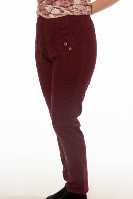 Pasfom Pia - Bordeaux bukser i vinterbomuld med elastik i livet 